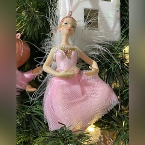 Lot of 3 Resin Ballerina Christmas Ornaments~Pink Christmas Tree🩰
